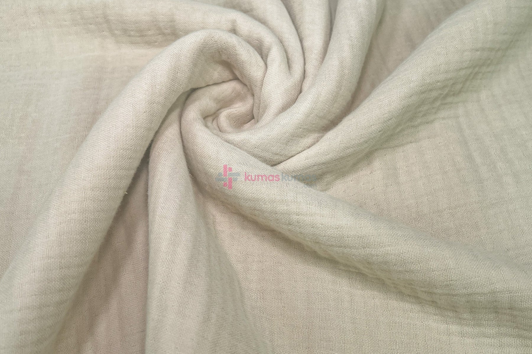 Bebek icin muslin ve pazen kumas karsilastirmasi